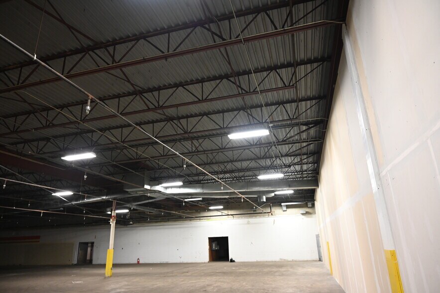 More Photos Of 2300 Claremont Ave, Ashland Storefront For Sale