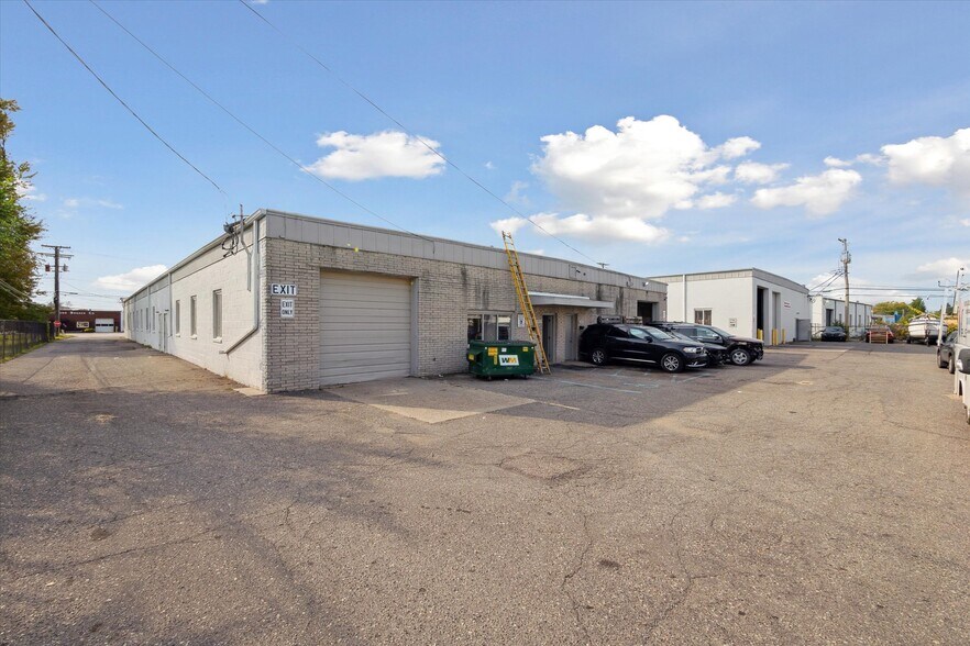 More Photos Of 3461 E Ten Mile Rd, Warren Warehouse For Sale