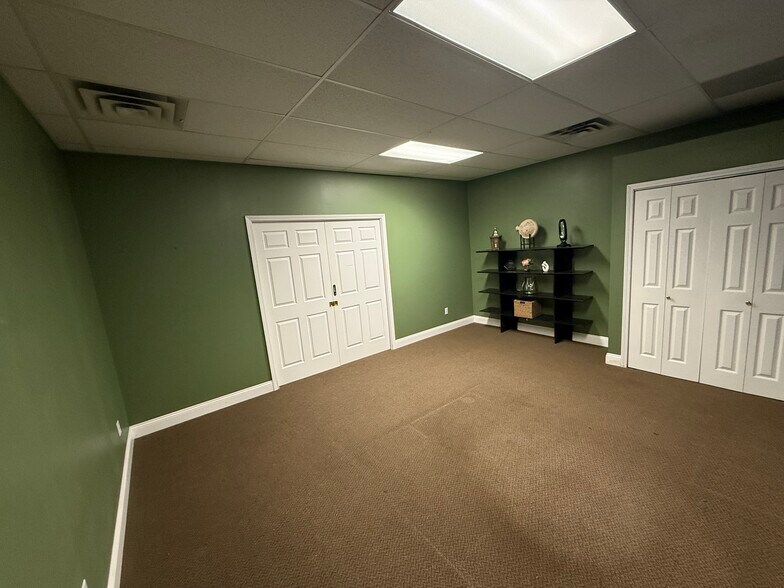 More Photos Of 216 E Grand River Rd, Laingsburg General Retail For Sale