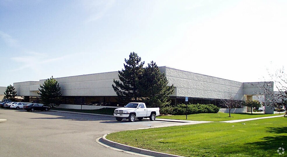 More Photos Of 30850-30870 Stephenson Hwy, Madison Heights Flex For Lease