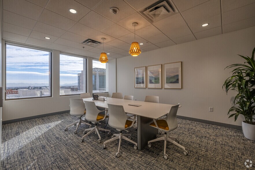 More Photos Of 300 S 4th St, Las Vegas Office For Sale