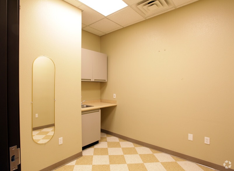 More Photos Of 3061 S Maryland Pky, Las Vegas Medical For Lease