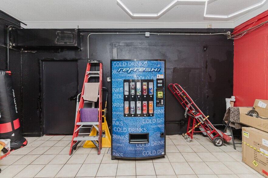 More Photos Of 3117 E 13th St, Wichita Freestanding For Sale