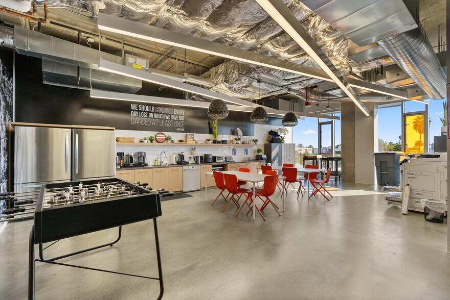 More Photos Of 6555 Barton Ave, Los Angeles Office For Lease
