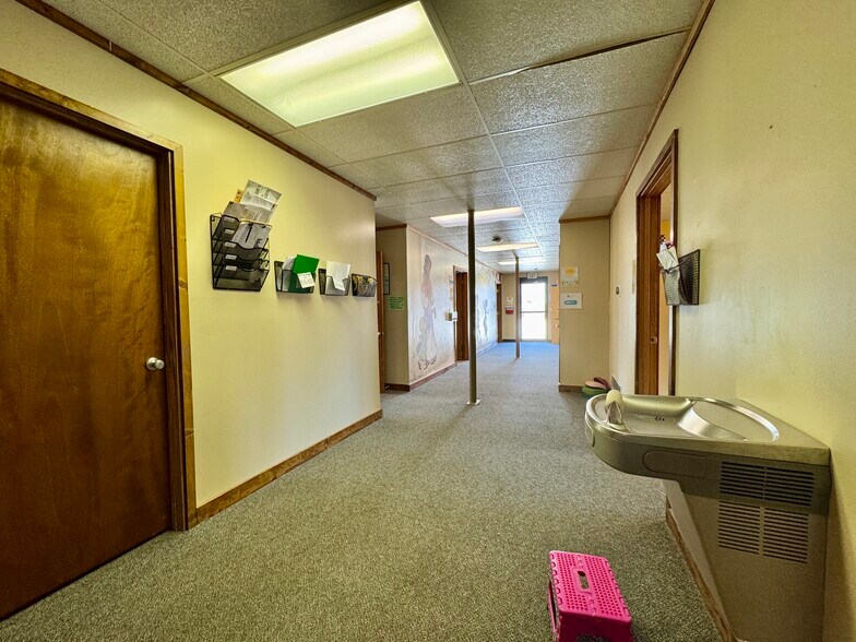 More Photos Of 2015 E Main St, Gas City Flex For Sale