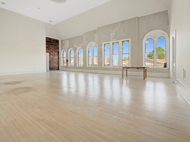 More Photos Of 70-80 State St, Newburyport Storefront Retail Office For Lease