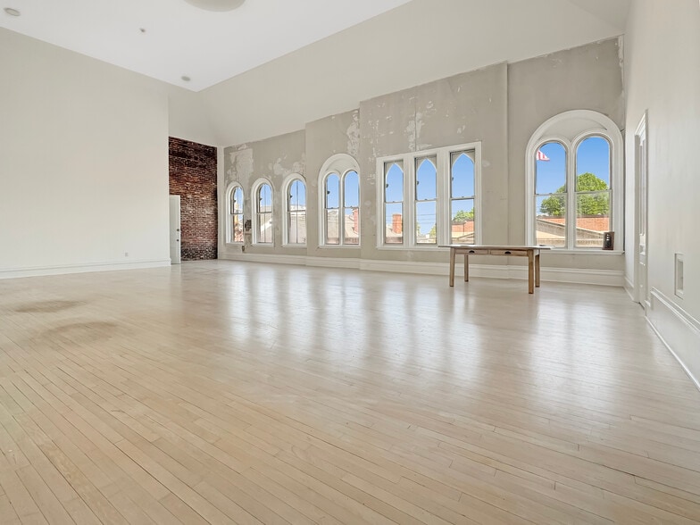 More Photos Of 70-80 State St, Newburyport Storefront Retail Office For Lease