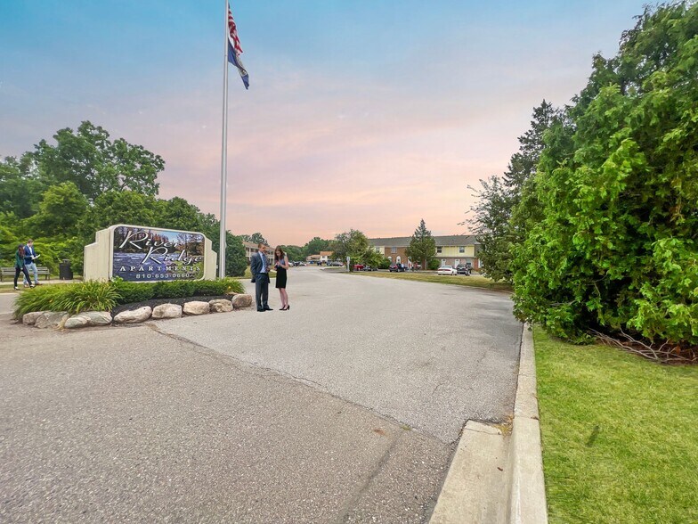 More Photos Of 8059 McDermitt Dr, Davison Apartments For Sale