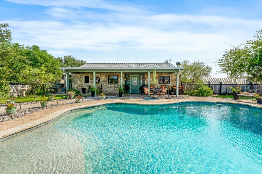 More Photos Of 1321 N FM 56, Glen Rose Trailer Camper Park For Sale