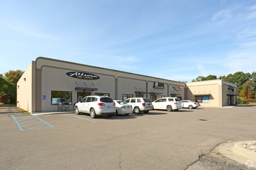 Primary Photo Of 495 N Fenway Dr, Fenton Unknown For Lease