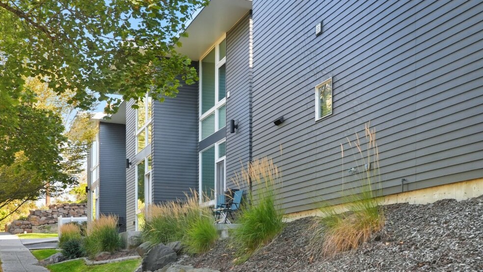 More Photos Of 2009 S Grand Blvd, Spokane Apartments For Sale