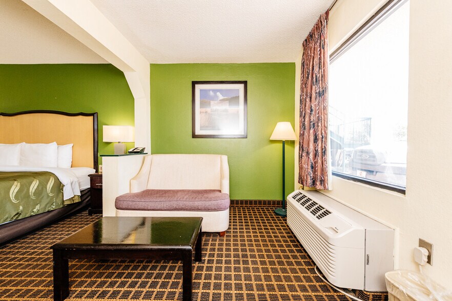 More Photos Of 115 Chapman Rd, Byron Hotel For Sale