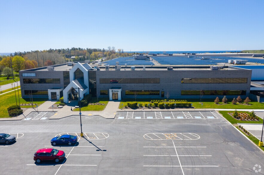 More Photos Of 1555 Wentworth St, Whitby Light Distribution For Lease