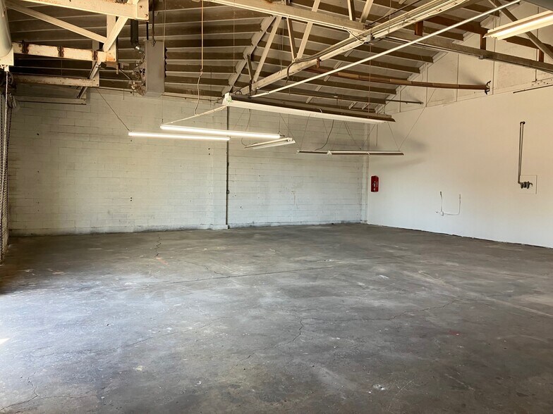 More Photos Of 2914 Poplar St, Oakland Manufacturing For Sale