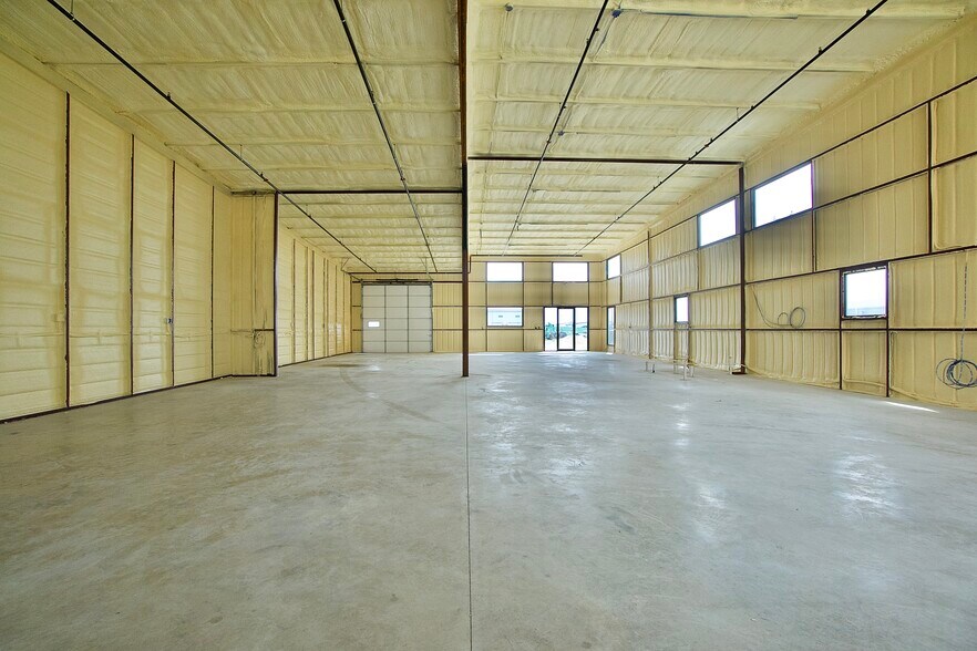 More Photos Of 190 Ninety Four Ln, Taylor Light Manufacturing For Sale