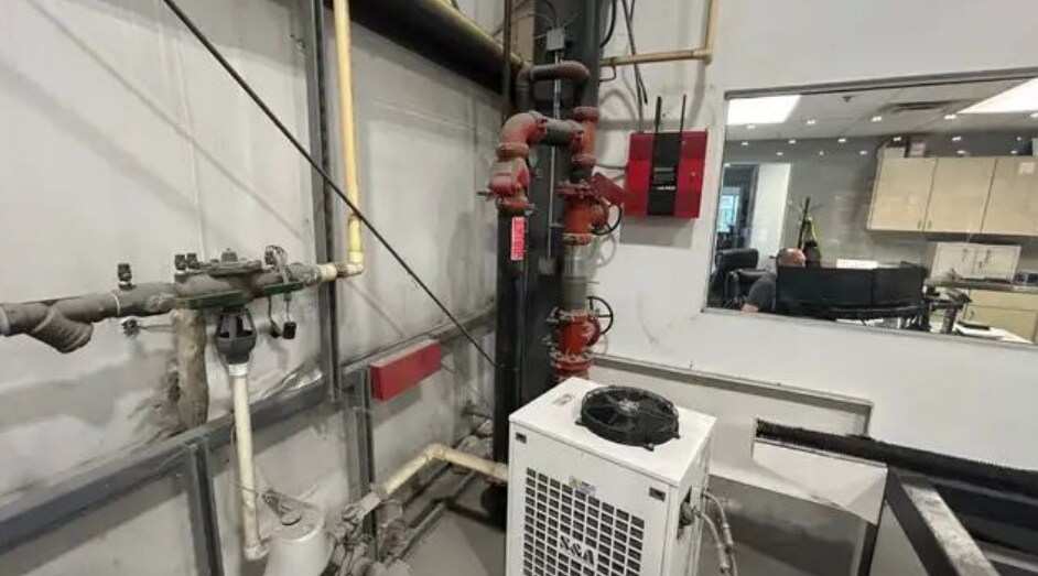 More Photos Of 4302 Security Pky, New Albany Manufacturing For Lease