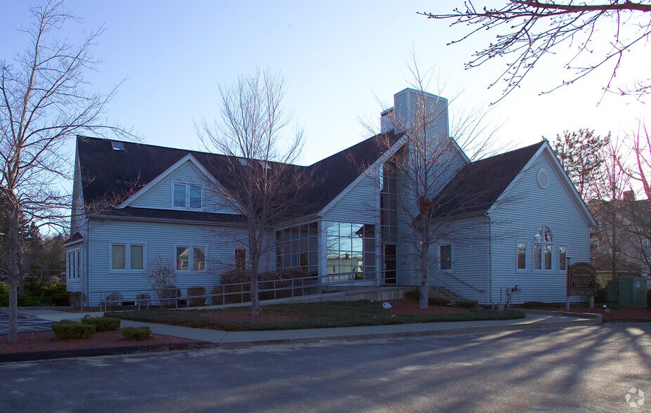 More Photos Of 425 Pleasant St, Brockton Office For Lease