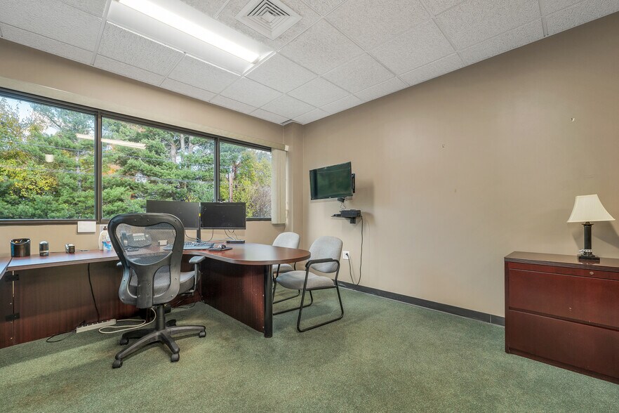 More Photos Of 231 Sutton St, North Andover Medical For Sale