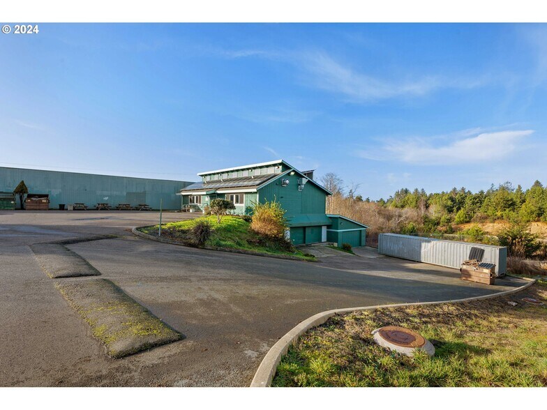 More Photos Of 1200 Newmark Ave, Coos Bay Medical For Sale