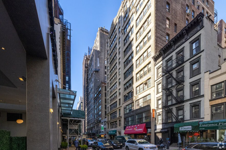 More Photos Of 145 W 28th St, New York Office For Lease