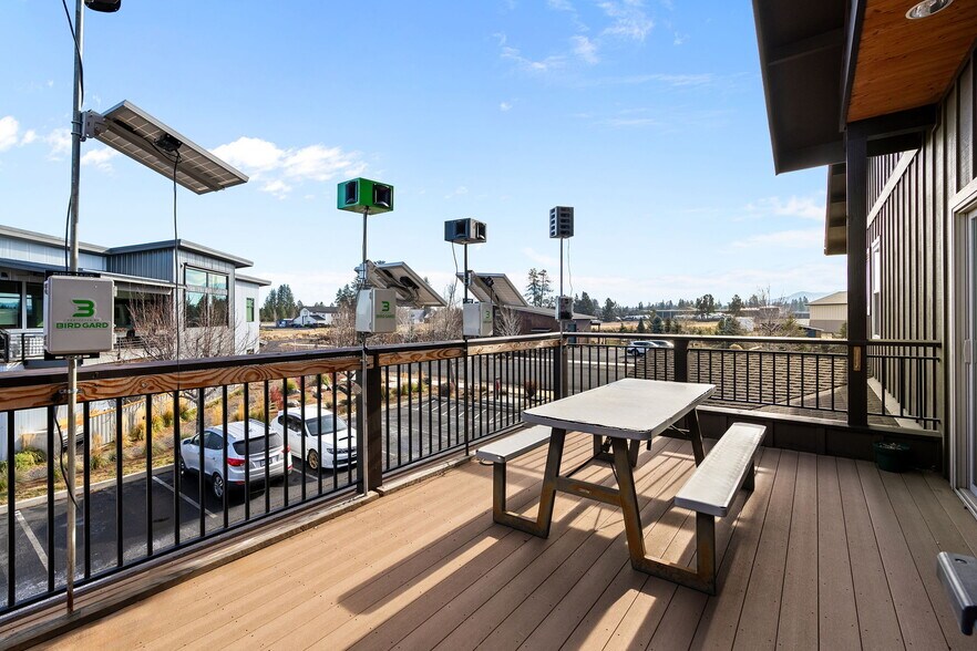 More Photos Of 270 E Sun Ranch Dr, Sisters Industrial For Sale