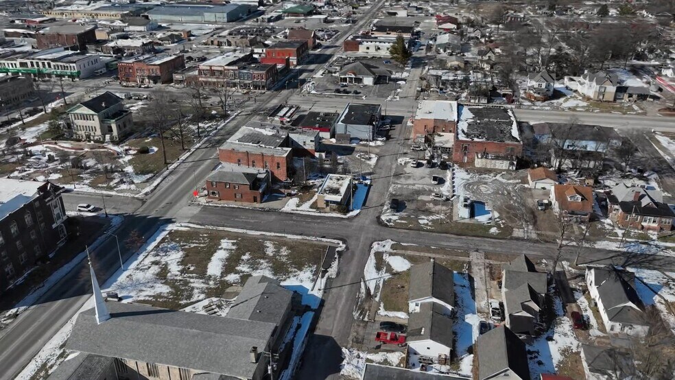 More Photos Of 515 N Monroe St, Litchfield Medical For Sale