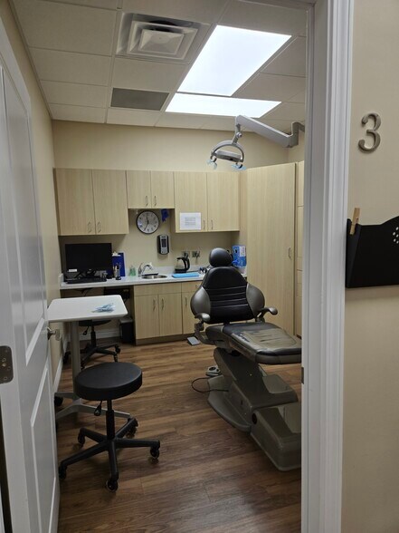 More Photos Of 13555 Automobile Blvd, Clearwater Medical For Lease