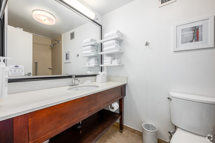 More Photos Of 6617 Ritchie Hwy, Glen Burnie Hotel For Sale