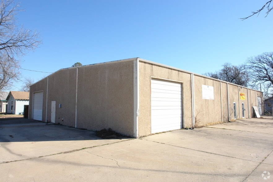 More Photos Of 2703 Marshall St, Fort Worth Warehouse For Sale