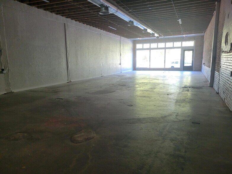 More Photos Of 2412-2414 N Robinson Ave, Oklahoma City Storefront Retail Office For Lease