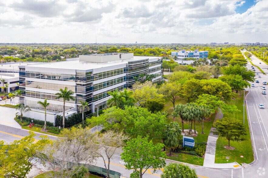 More Photos Of 1700 N University Dr, Plantation Office For Lease