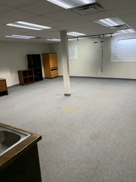 More Photos Of 2224 S Air Depot Blvd, Midwest City Freestanding For Sale