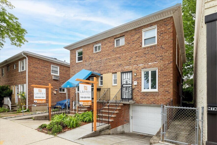 More Photos Of 25-31-25-33 Francis Lewis Blvd, Flushing Office Residential For Sale