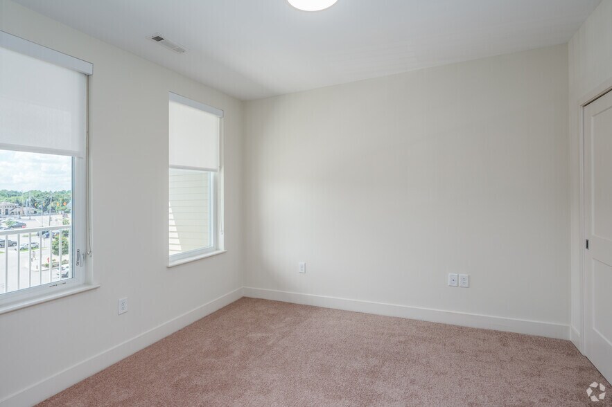 More Photos Of 39 Trotter Rd, Weymouth Apartments For Lease