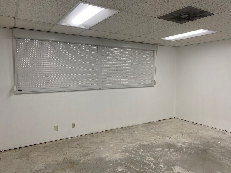 More Photos Of 9010 Corbin Ave, Northridge Office For Lease