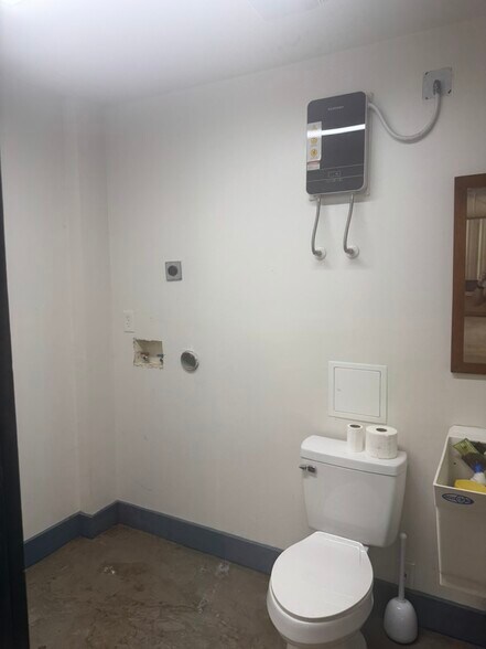 More Photos Of 759 Jimmie Kerr Rd, Haw River Auto Repair For Sale