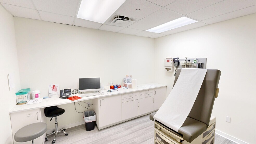 More Photos Of 3800 W Broward Blvd, Fort Lauderdale Office For Sale