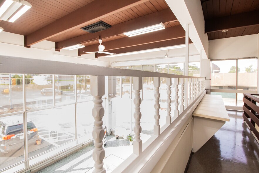 More Photos Of 191 W Main St, Dudley Auto Dealership For Lease
