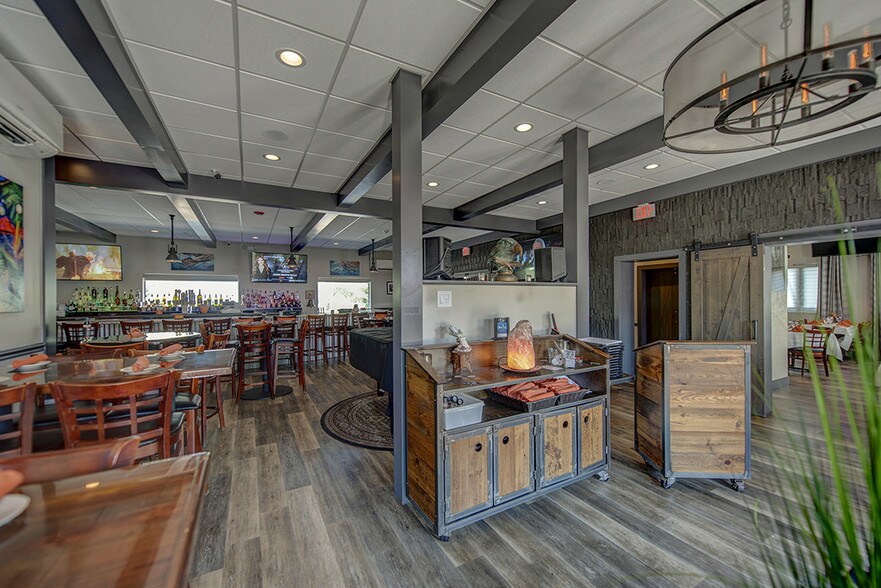More Photos Of 514 NW Dixie Hwy, Stuart Restaurant For Sale