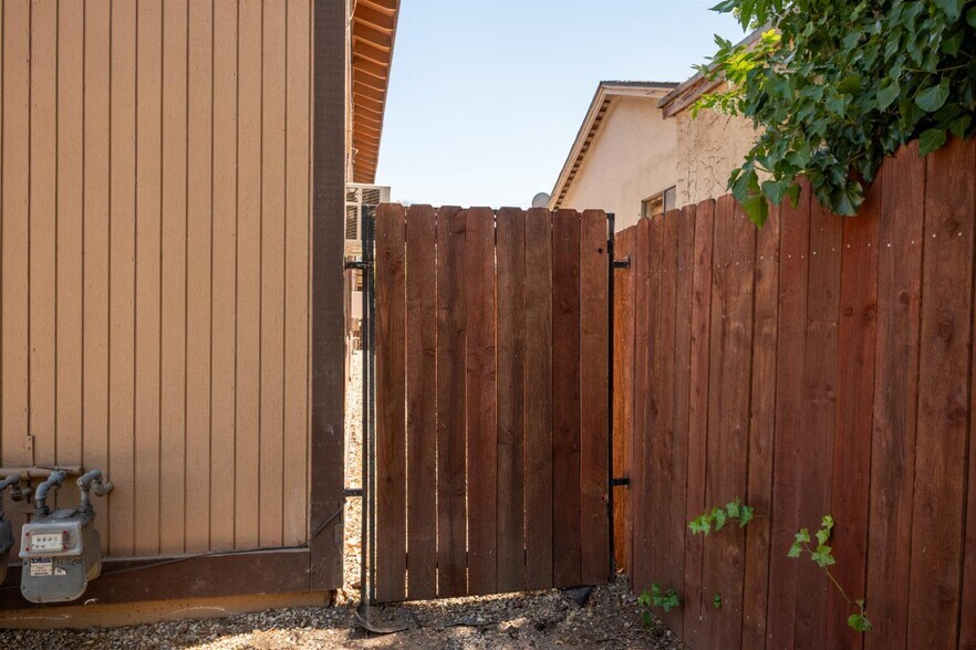 More Photos Of 2944 Del Paso Blvd, Sacramento Apartments For Sale