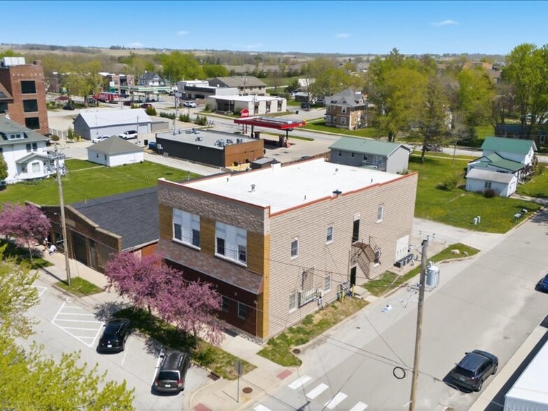 Primary Photo Of 230 S Dubuque St, Solon Apartments For Sale