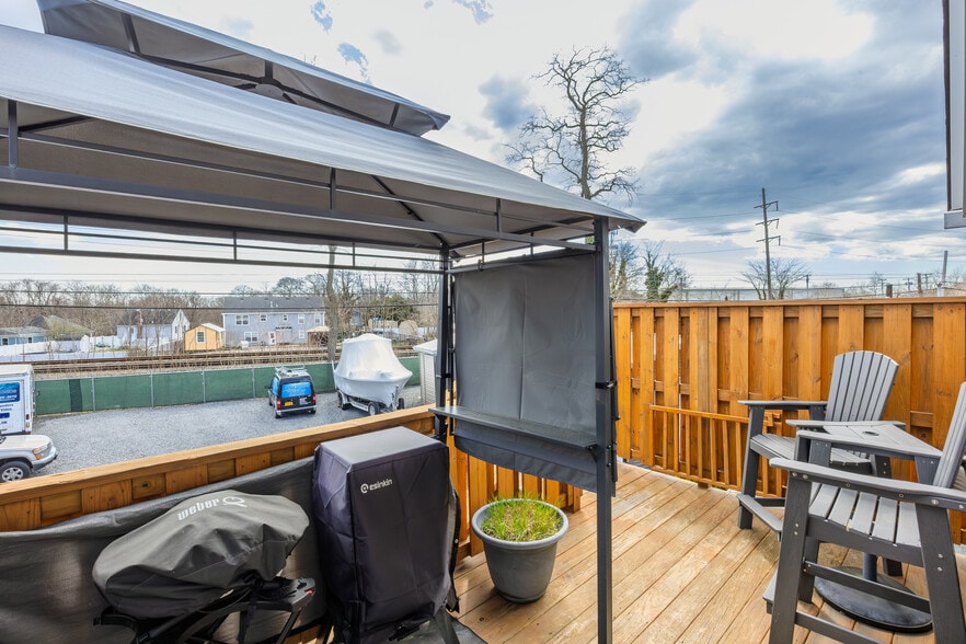 More Photos Of 296 N Main St, Sayville Industrial For Sale