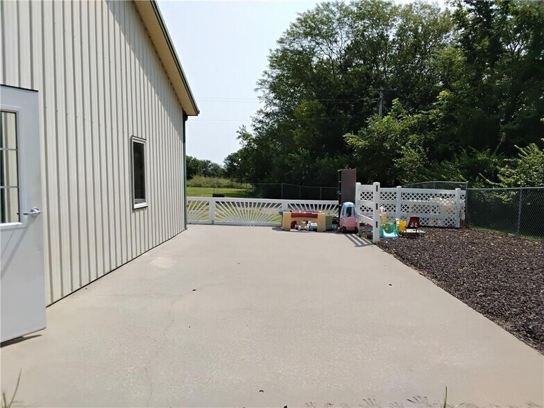 More Photos Of 1250 E Commercial Rd, Ottawa Daycare Center For Sale