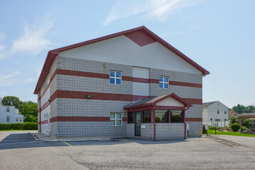 More Photos Of 3725 Kutztown Rd, Laureldale General Retail For Sale