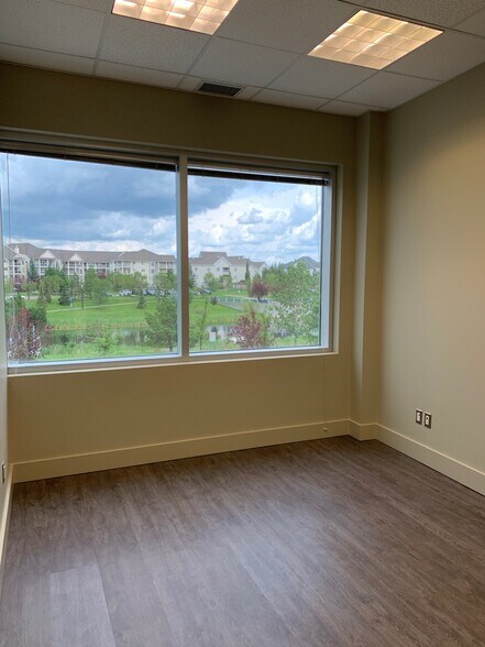 More Photos Of 2603 Hewes Way NW, Edmonton Medical For Sale