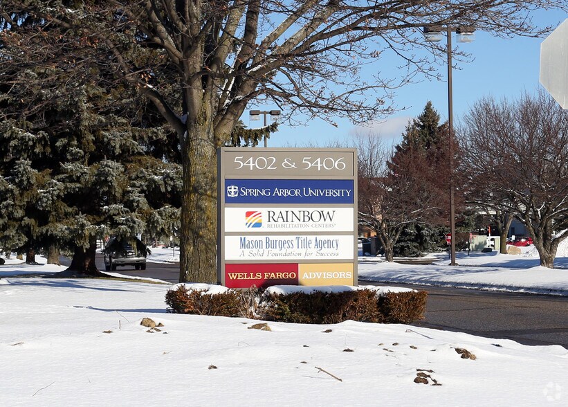 More Photos Of 5402 Gateway Ctr, Flint Office For Lease