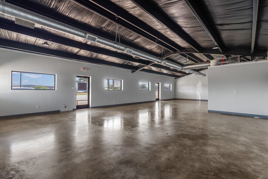 More Photos Of 15996 Highway 80, Edgewood Flex For Sale