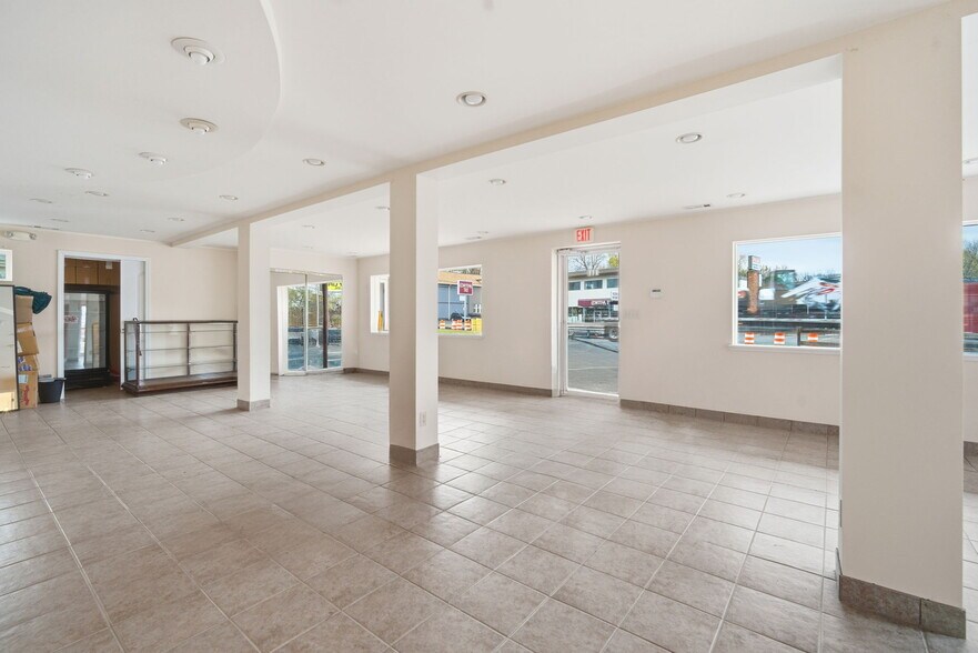 More Photos Of 1632 Riverdale St, West Springfield Freestanding For Sale