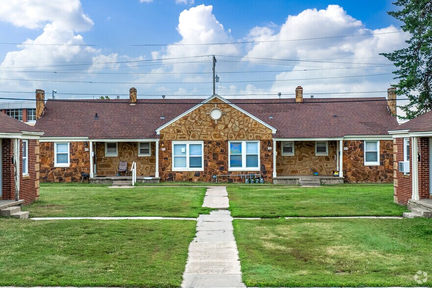 More Photos Of 1516 E 3rd St, Wichita Apartments For Sale