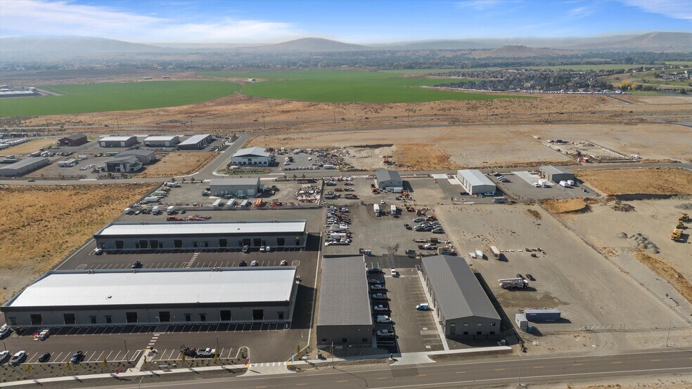 More Photos Of 2517 Logan St, Richland Service For Sale